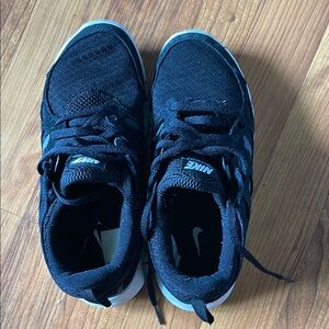 Nike Kids Black and White Free Run 2